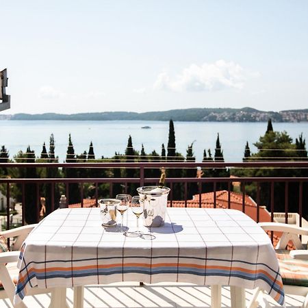 Ferienwohnung Lambrisa Trogir Exterior foto