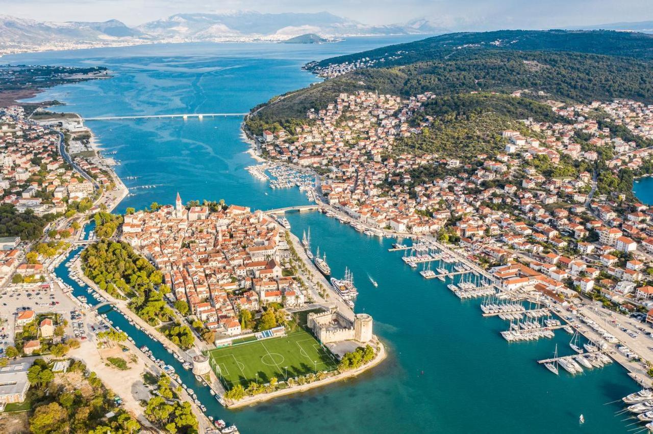 Ferienwohnung Lambrisa Trogir Exterior foto
